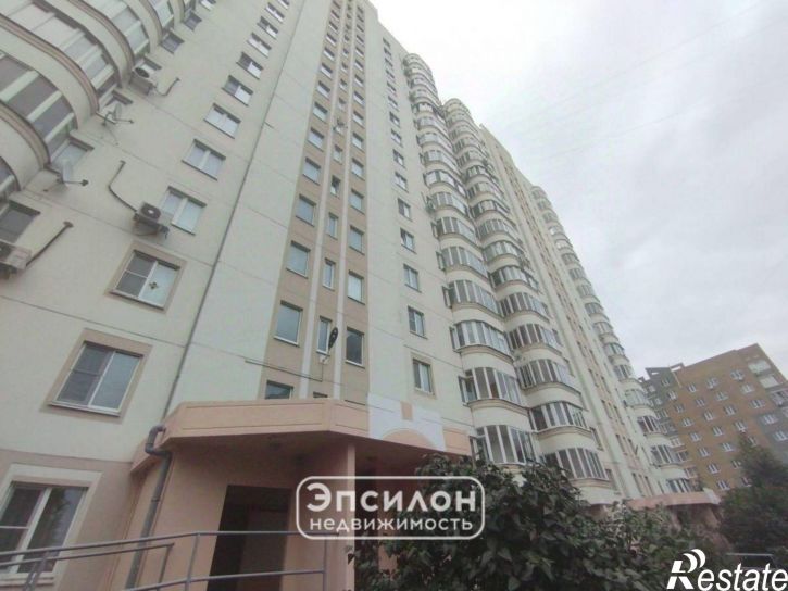 3-комн квартира проспект Победы, 4,  д. 4