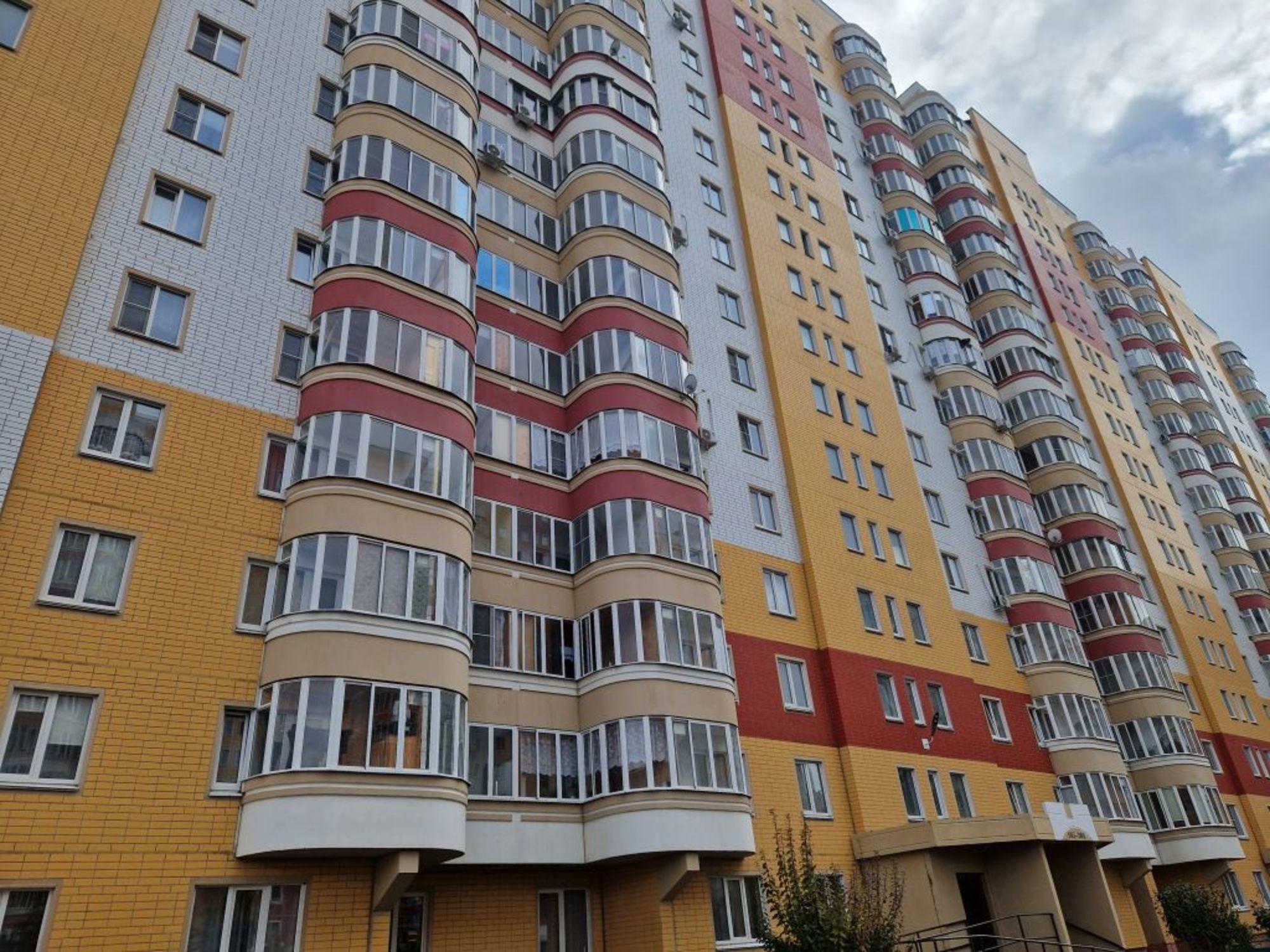 Купить квартиру за 7 150 000 рублей на Домостроителей ул., 5