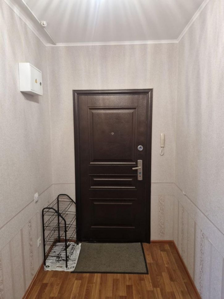 2-комн квартира Домостроителей ул., 5