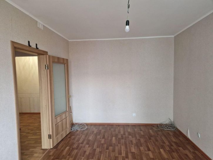 2-комн квартира Домостроителей ул., 5