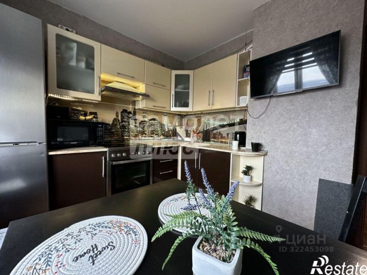 3-комн квартира проспект Победы, 14,  д. 14