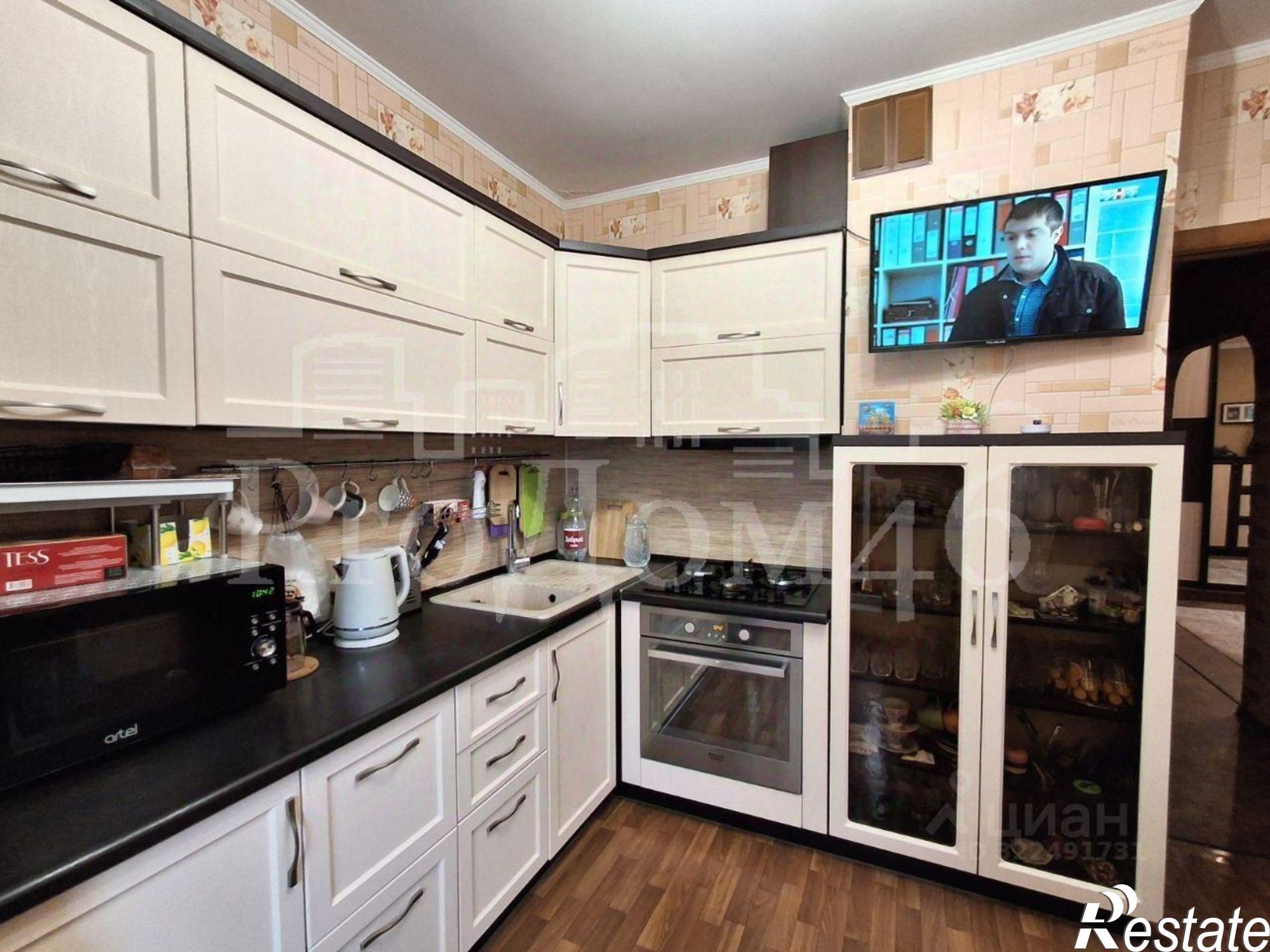 Купить комнату за 10 900 000 рублей на проспект Победы, 18