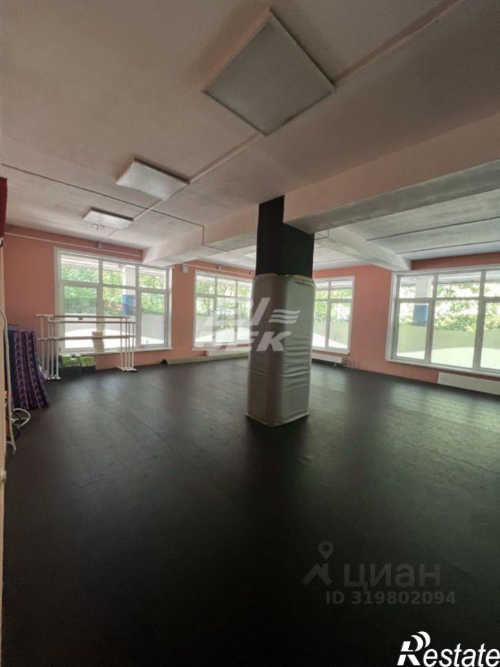 Помещение свободного назначения ул Комарова, 8,  д. 8