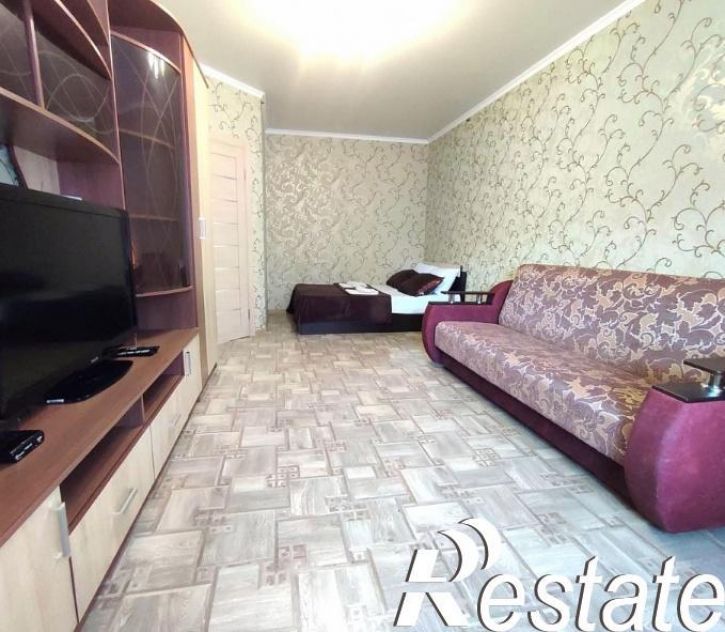 1-комн квартира Челюскинцев, 25