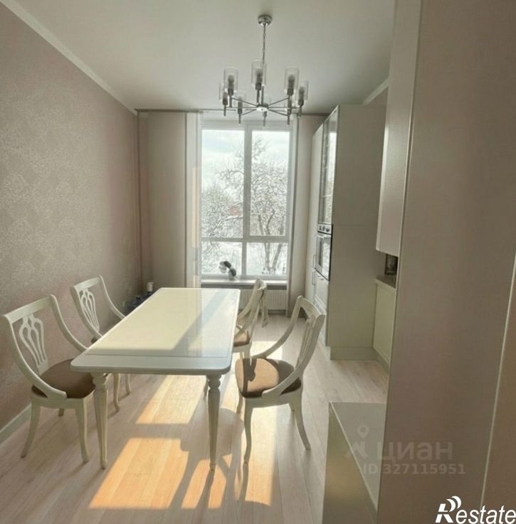 3-комн квартира ул Тускарная, 20,  д. 20