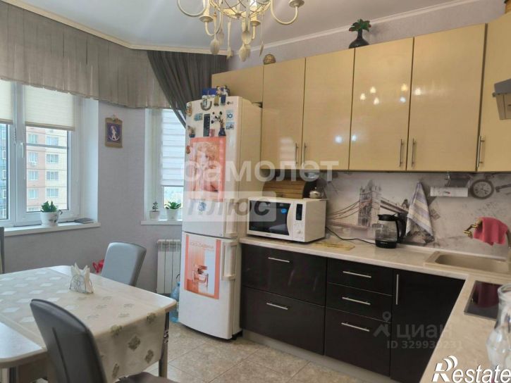 2-комн квартира улица Домостроителей, 1,  д. 1