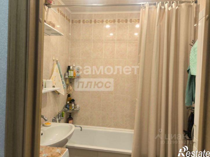 2-комн квартира улица Домостроителей, 1,  д. 1