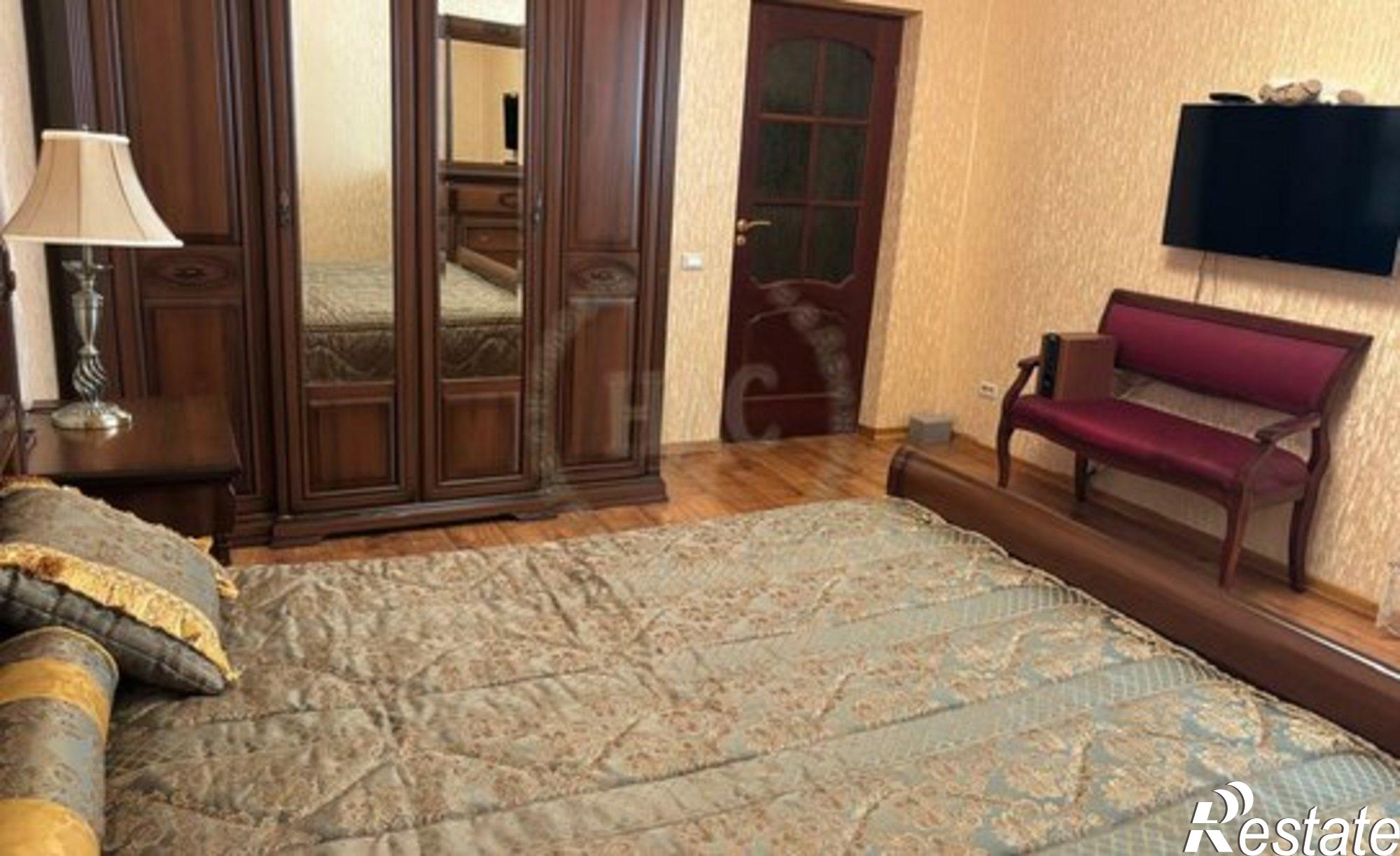Купить квартиру за 18 000 000 рублей на ул Димитрова, 52