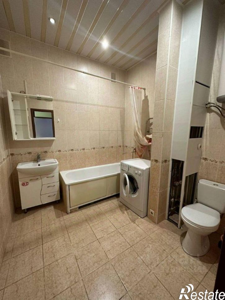3-комн квартира Московский пр-д, 4,  д. 4