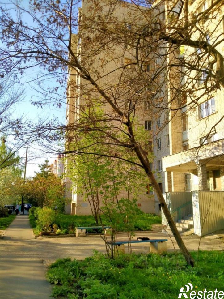 2-комн квартира ул Парижской Коммуны, 71,  д. 71
