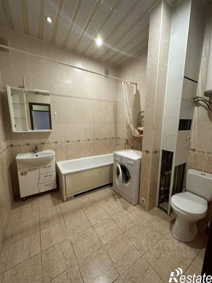 3-комн квартира Московский пр-д, 4,  д. 4