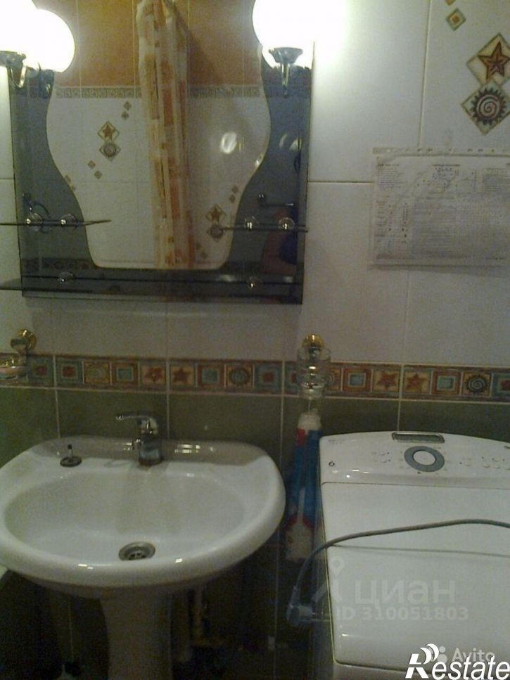 2-комн квартира проспект Хрущёва, 3,  д. 3