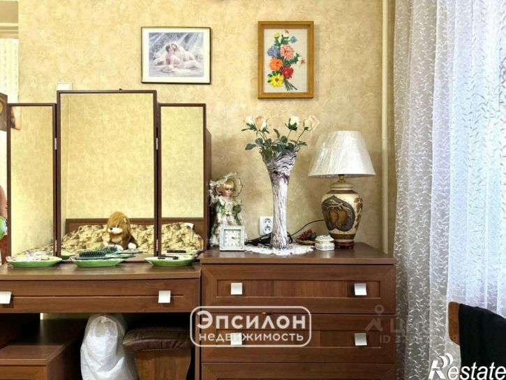 4-комн квартира Институтская улица, 44,  д. 44