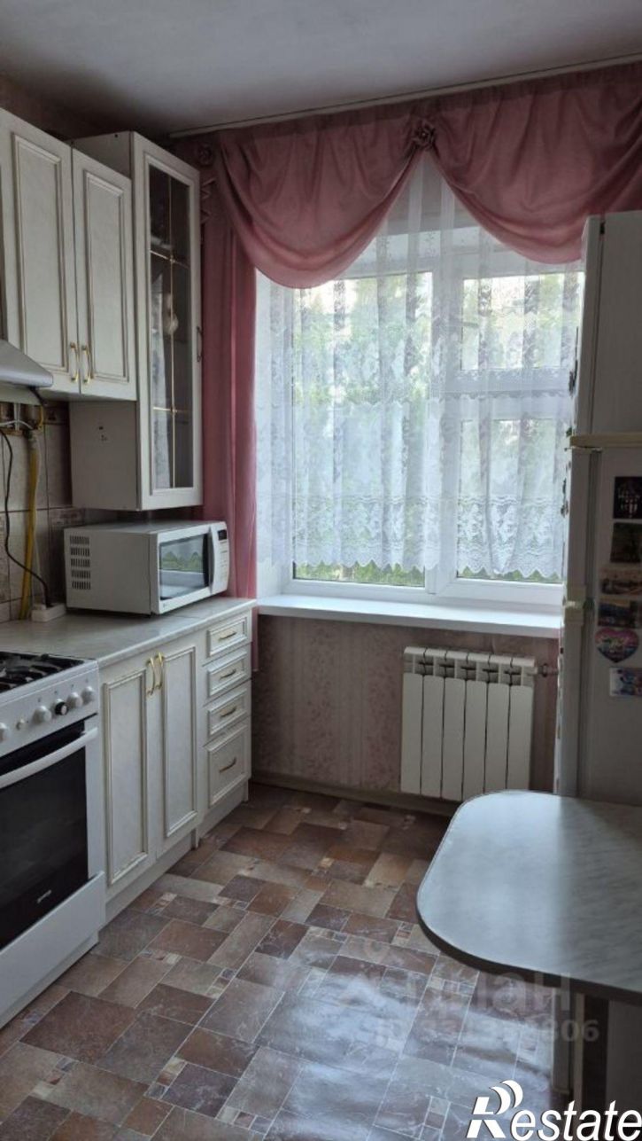 3-комн квартира проспект Дружбы, 10,  д. 10