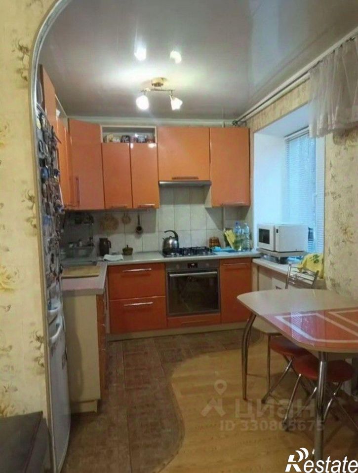 3-комн квартира ул 50 лет Октября, 13,  д. 13