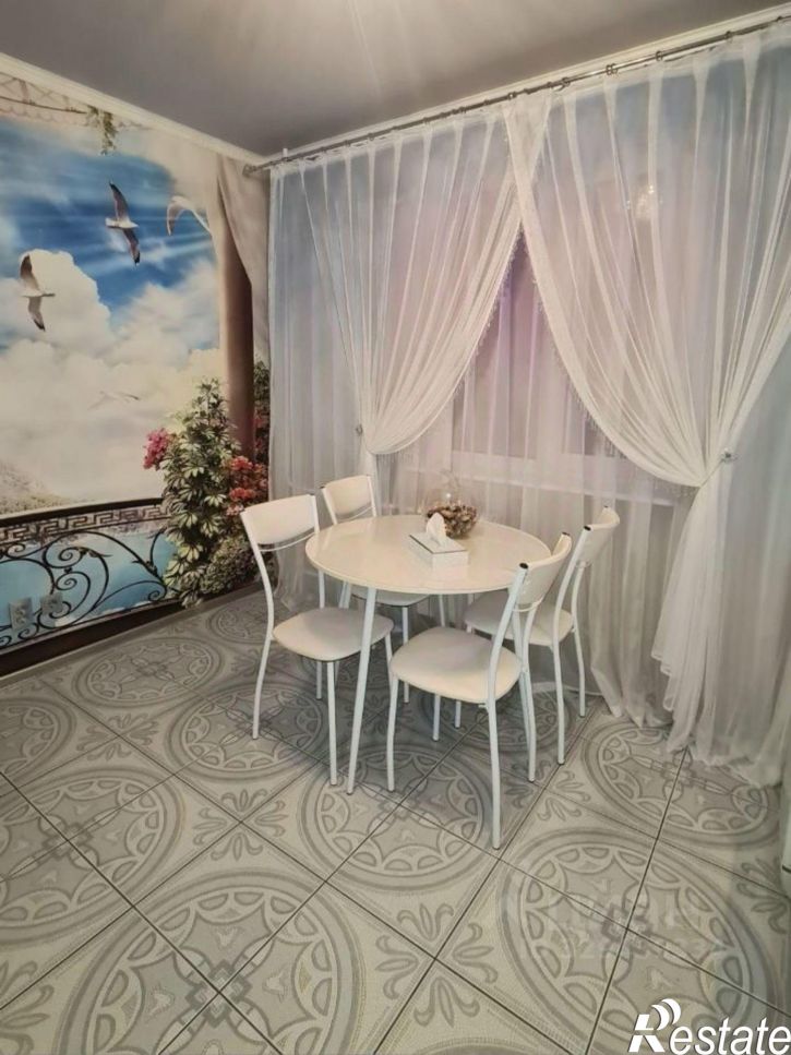 3-комн квартира пр-кт Победы, 4,  д. 4