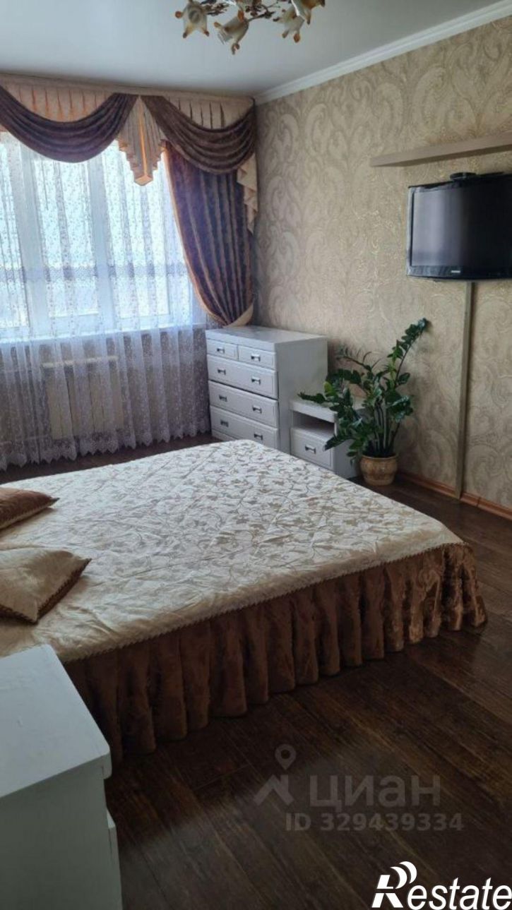 3-комн квартира пр-кт Победы, 4,  д. 4