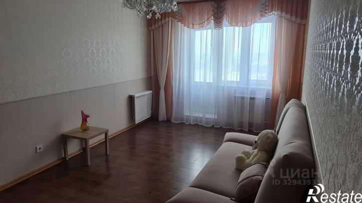 3-комн квартира пр-кт Победы, 4,  д. 4