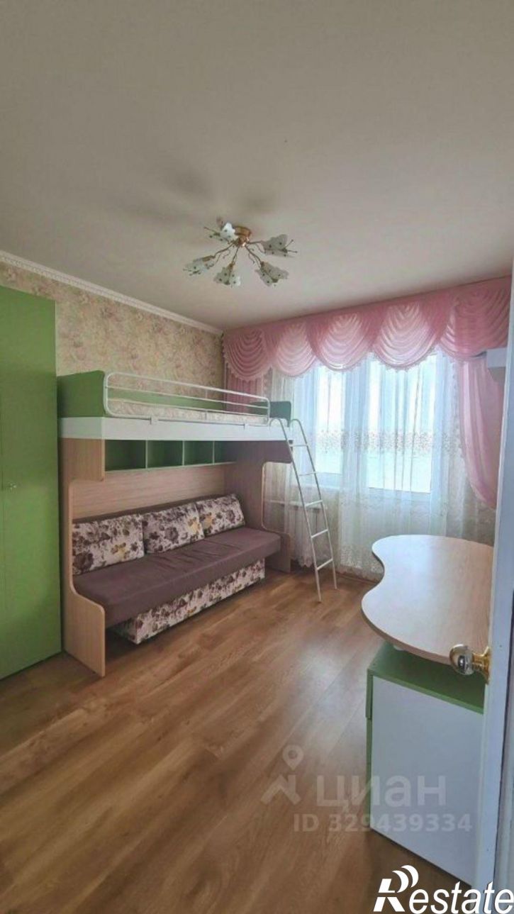 3-комн квартира пр-кт Победы, 4,  д. 4