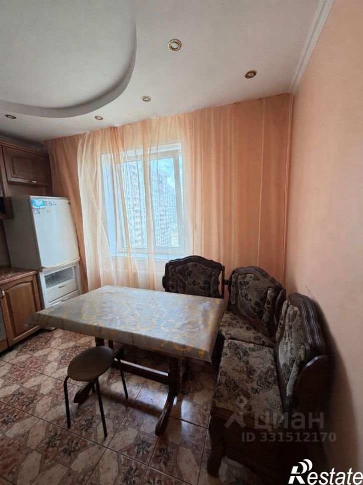 3-комн квартира проспект Победы, 14,  д. 14
