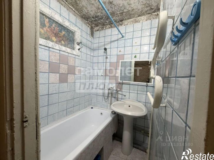 2-комн квартира ул Комарова, 15,  д. 15