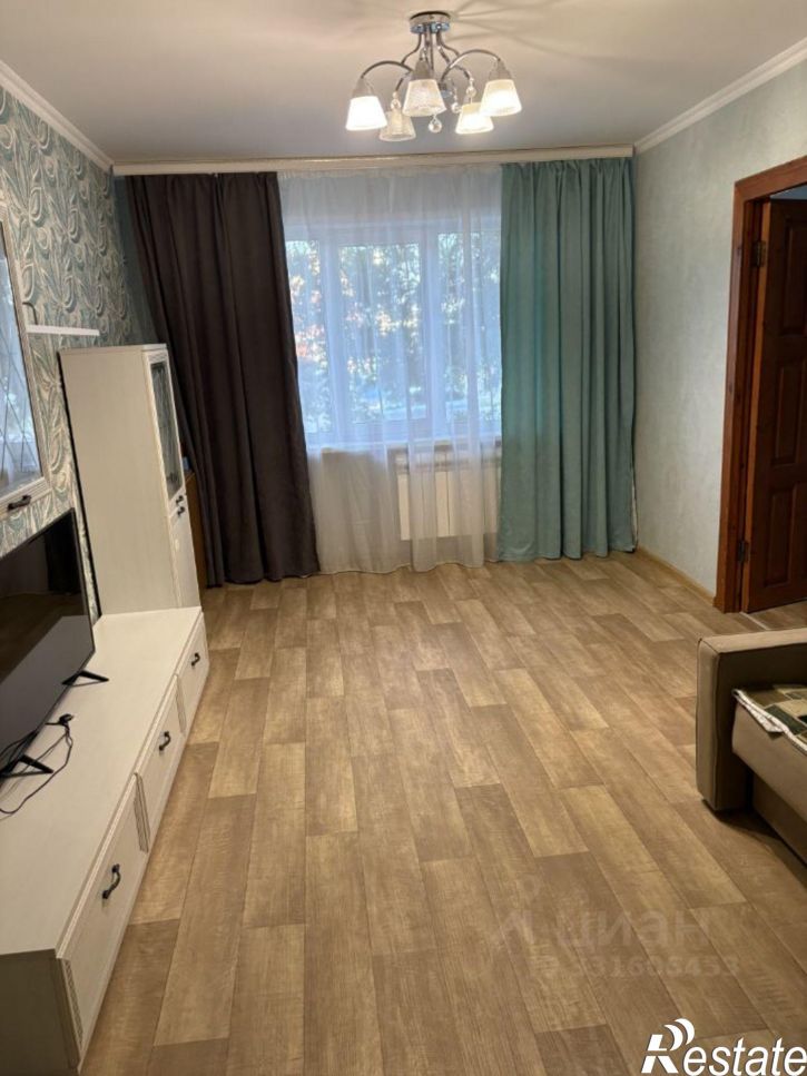 3-комн квартира ул Крюкова, 10,  д. 10