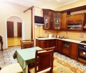 3-комн, 104кв м, этаж 1/3 ул Л.Толстого, 12