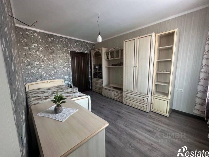 3-комн квартира ул Кати Зеленко, 3,  д. 3