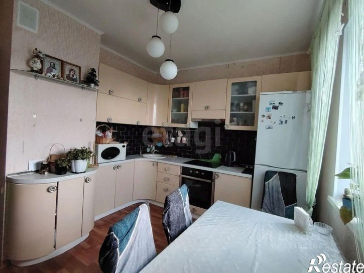 3-комн квартира пр-кт Вячеслава Клыкова, 90,  д. 90