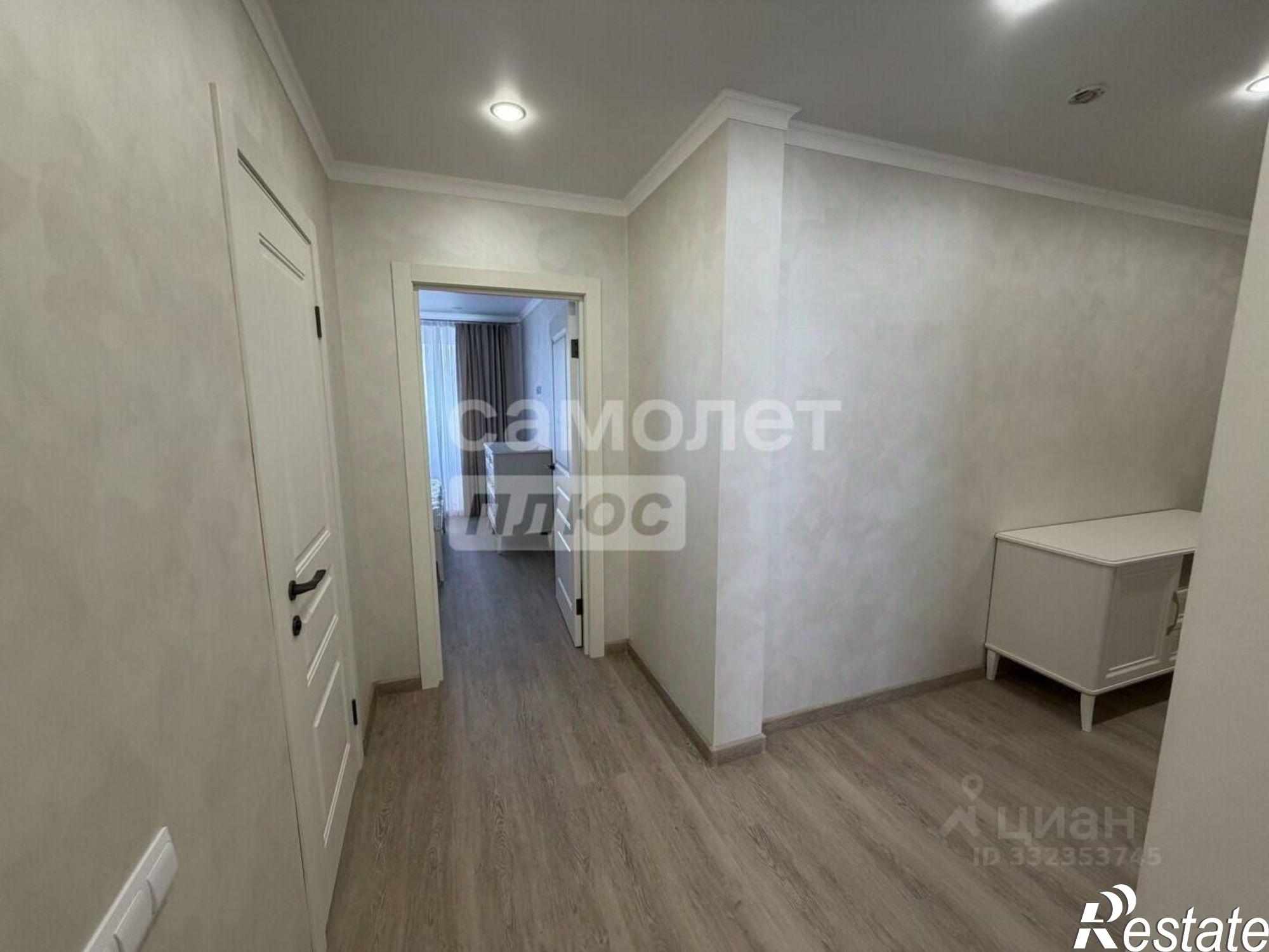 Купить квартиру за 12 200 000 рублей на ул Черняховского, 52А
