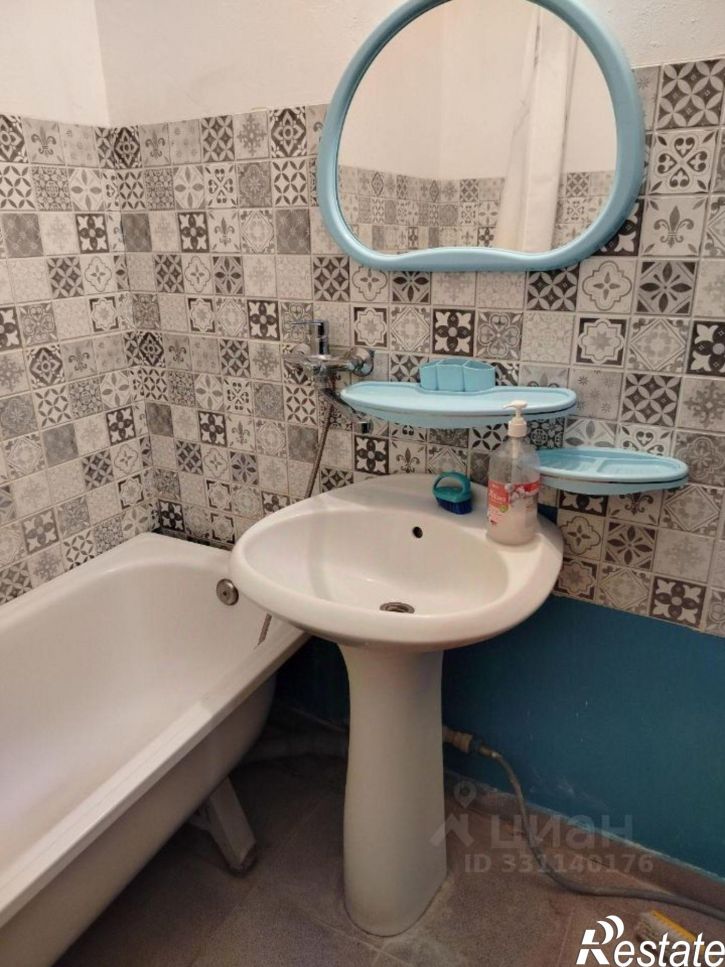 3-комн квартира пр-кт Вячеслава Клыкова, 10,  д. 10