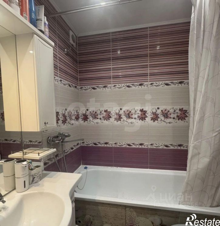 3-комн квартира пр-кт Вячеслава Клыкова, 90,  д. 90
