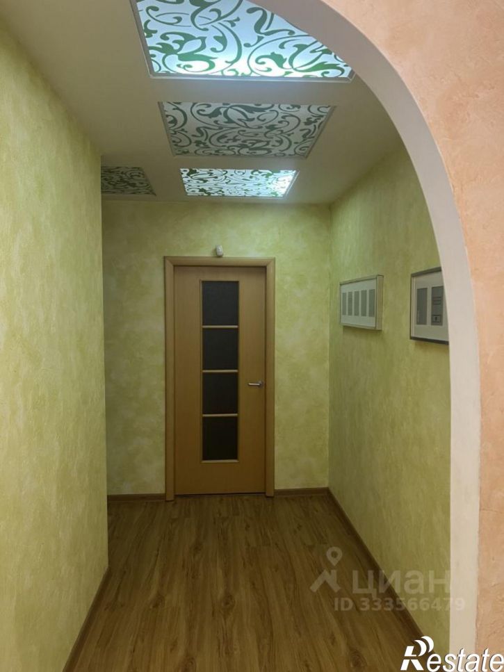 3-комн квартира ул Бойцов 9-й дивизии, 185,  д. 185