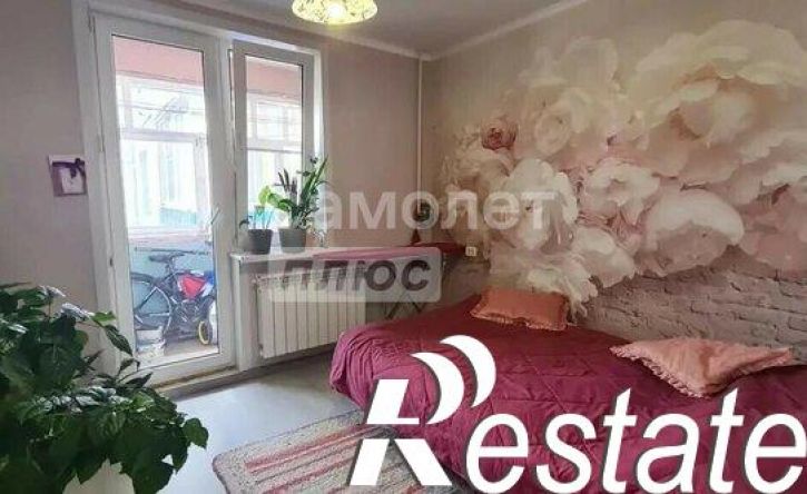 3-комн квартира улица Крюкова, 14Б,  д. 14Б
