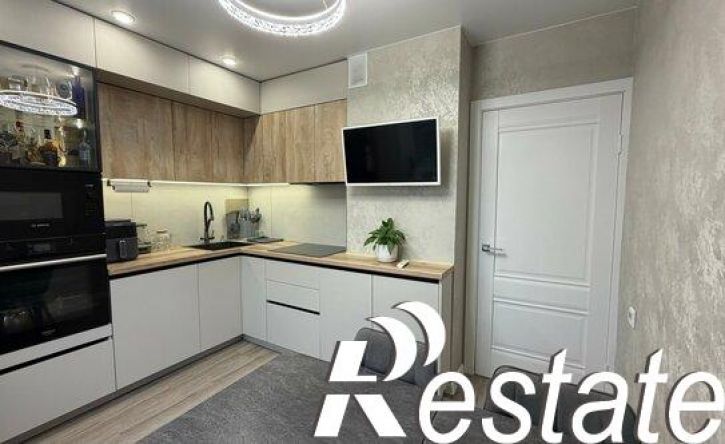 3-комн квартира проспект Вячеслава Клыкова, 37,  д. 37