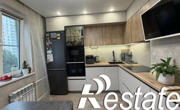 3-комн квартира проспект Вячеслава Клыкова, 37,  д. 37