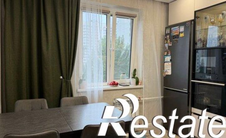 3-комн квартира проспект Вячеслава Клыкова, 37,  д. 37
