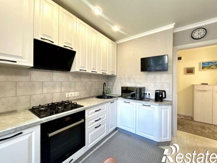 4-комн квартира улица Серёгина, 30,  д. 30