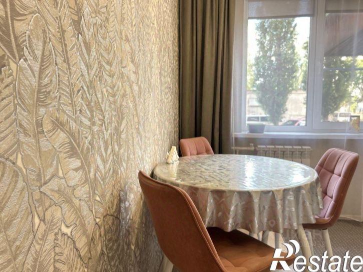 4-комн квартира улица Серёгина, 30,  д. 30