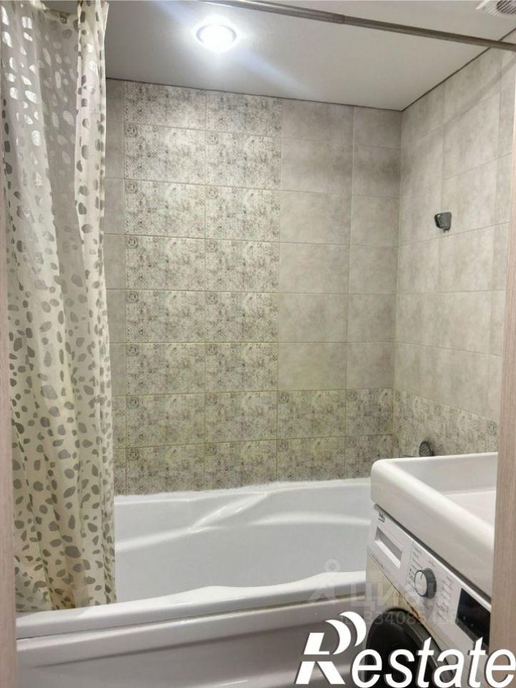 4-комн квартира улица Серёгина, 30,  д. 30