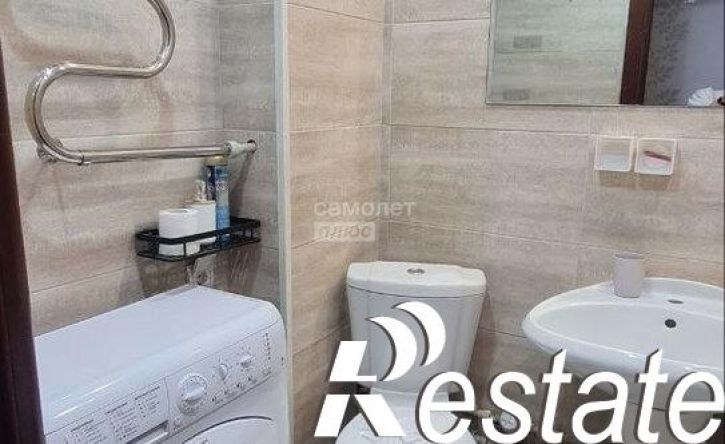 2-комн квартира улица Комарова, 13А,  д. 13А